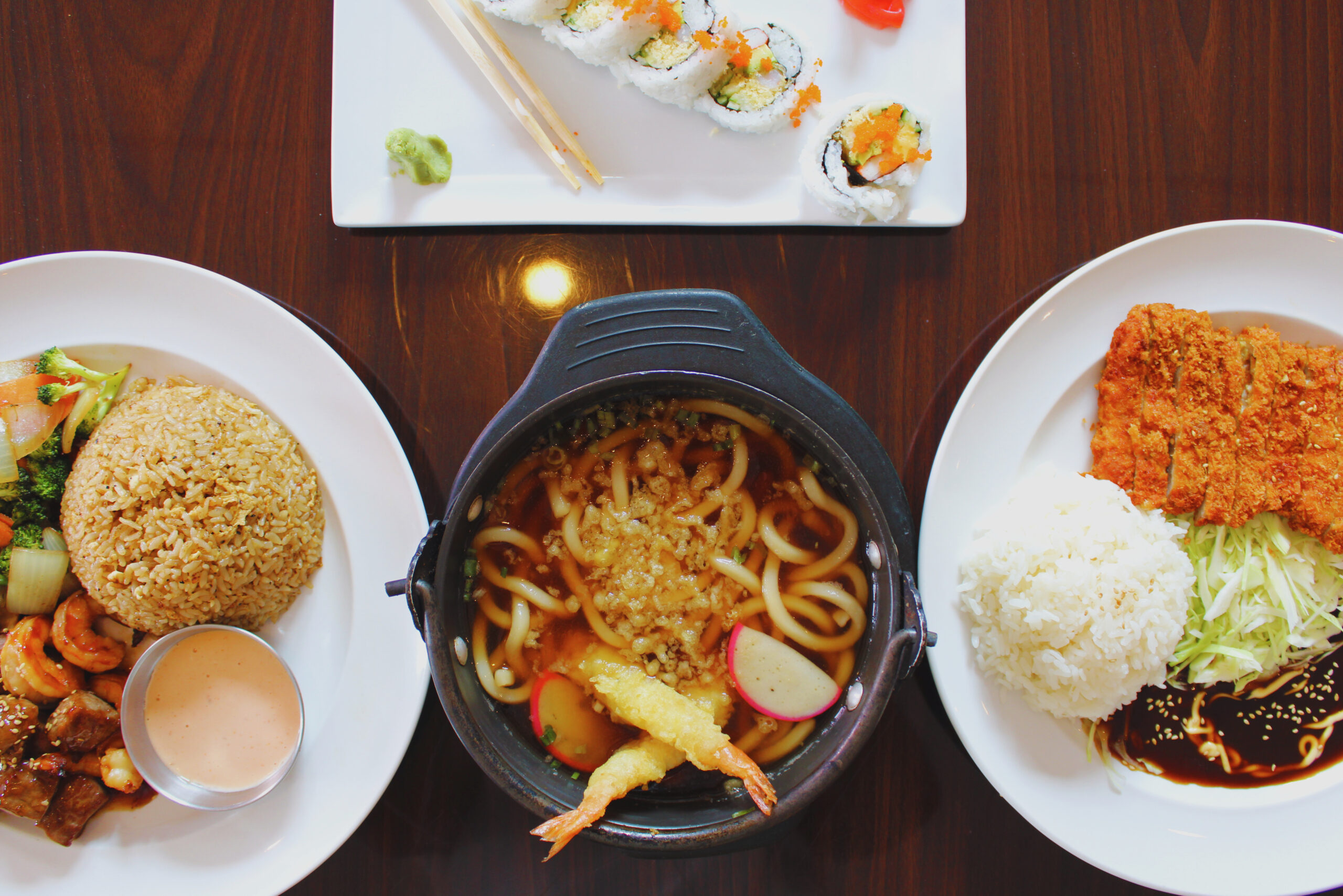 Food display, noodles, sushi, rice plates
